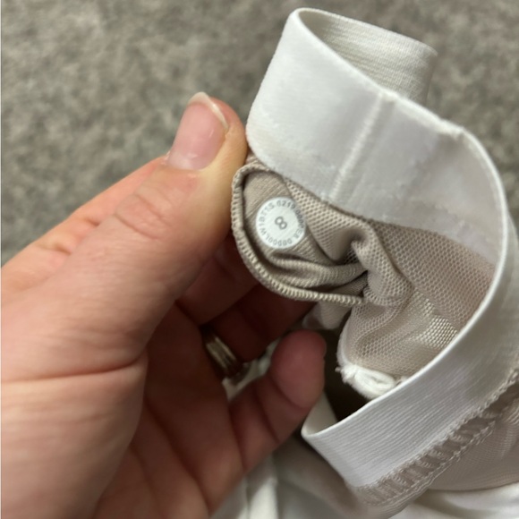 Power Y Lululemon white tank top. Size 8. GUC. No pads included - Picture 5 of 5